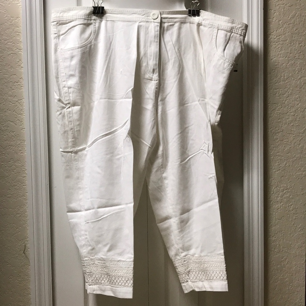 ZENA Essentials💖 Women’s 💯 % Cotton Capris Pants